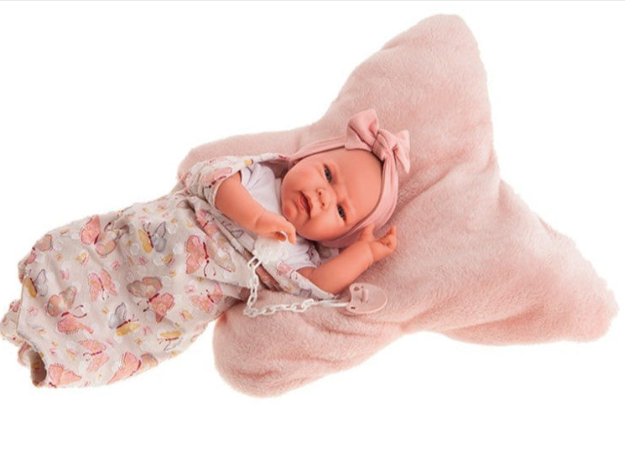 Muñeca Antonio Juan Recién Nacida Lea con Cojín Mariposa Ref. 33119 – Muñeca Bebé de 42 cm con Ropa y Complementos | Fabricada en España