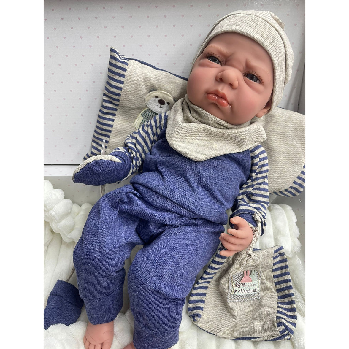 Arias Elegance Muñeco 40cm con Peso Azul con Cojín, Manoplas y Bolsa multiusos 50640