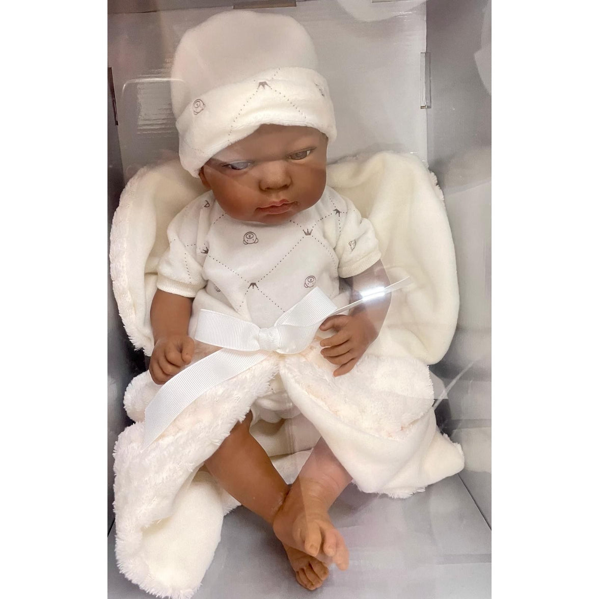 Muñeca Arias Elegance con Mantita – Muñeca Bebé de 40 cm con Conjunto y Accesorios | Fabricada en España