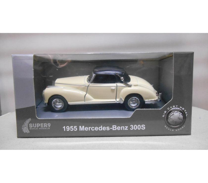 Mercedes-Benz W188 300S CREAM 1:34/39 Welly. Caja algo dañada