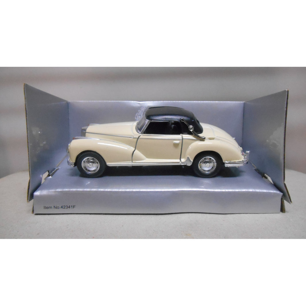 Mercedes-Benz W188 300S CREAM 1:34/39 Welly. Caja algo dañada