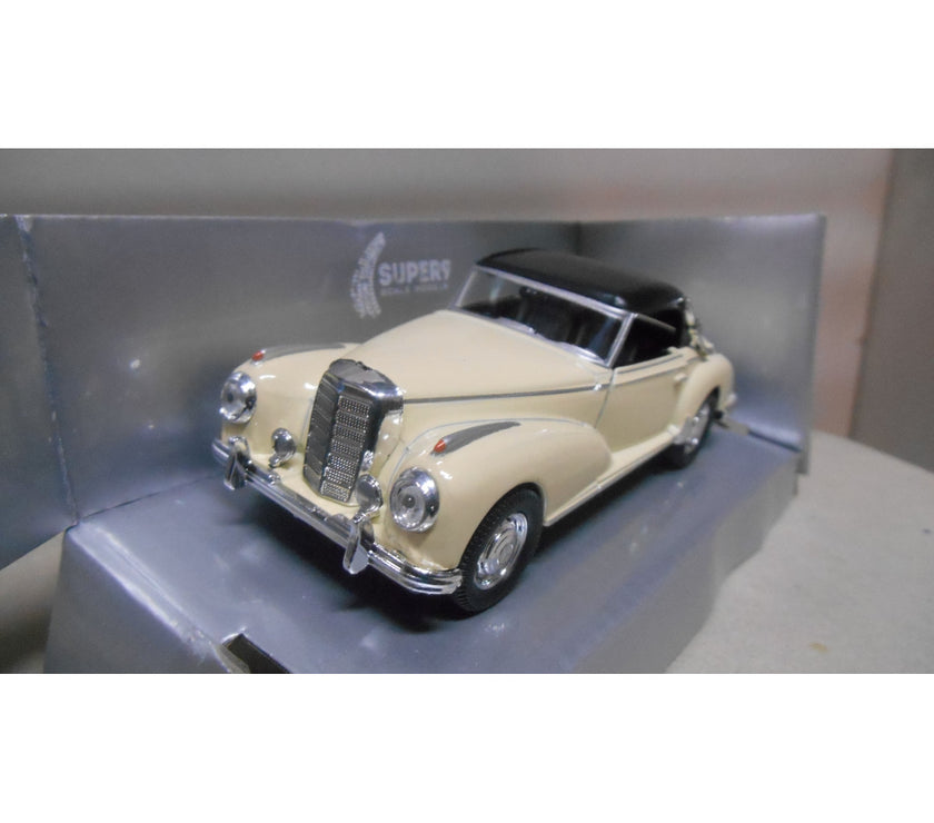 Mercedes-Benz W188 300S CREAM 1:34/39 Welly. Caja algo dañada