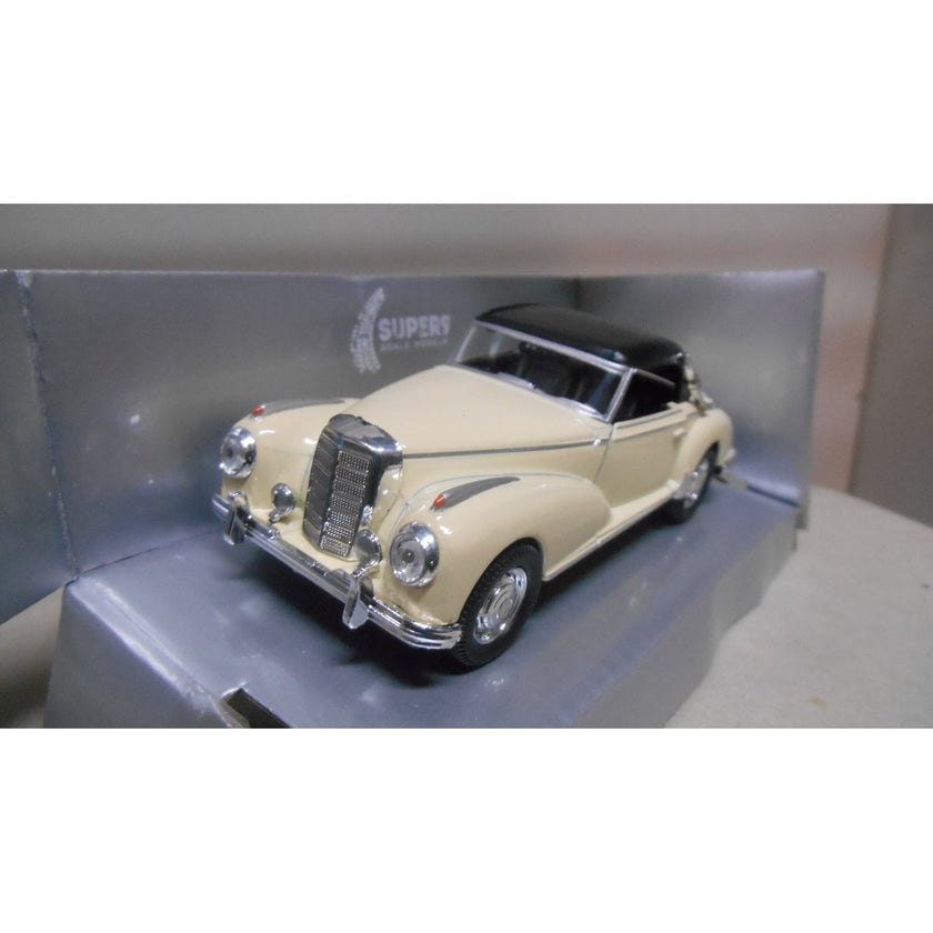 Mercedes-Benz W188 300S CREAM 1:34/39 Welly. Caja algo dañada