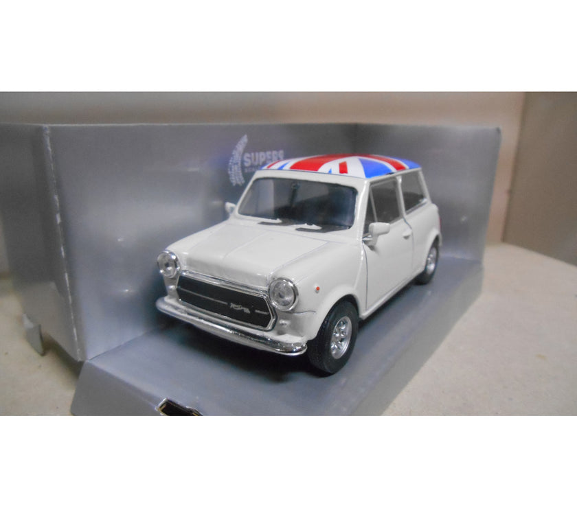 Mini Cooper 1300 Union Jack 1:34/39 WELLY. Caja algo dañada