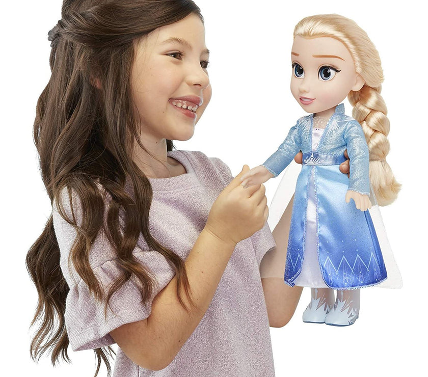Disney Frozen 2 - Muñeca Elsa de Viaje 35 cm con Capa de Viaje Azul, Botas y un Precioso Peinado